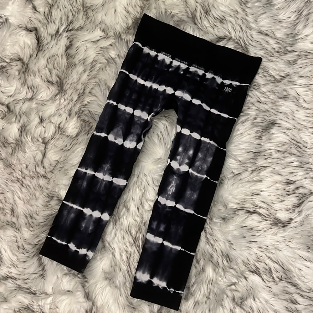 NWOT Forever 21 Active Tie Dye Leggings, Small